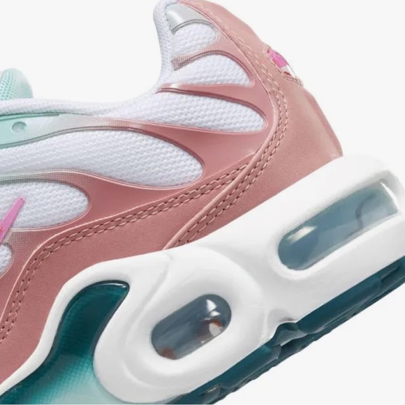 Nike Air Max Plus (GS) 4.5Y, New - Picture 7 of 11